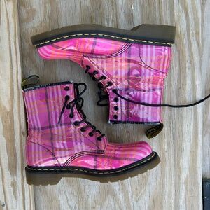 Dr. Martens Pink Plaid Lace-Up Boots – Women’s Size 9